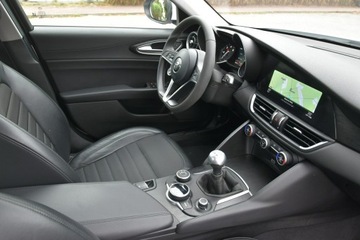 Alfa Romeo Giulia II 2018 Alfa Romeo Giulia 2.2d Manual 2018r. jak NOWA 31tk, zdjęcie 10