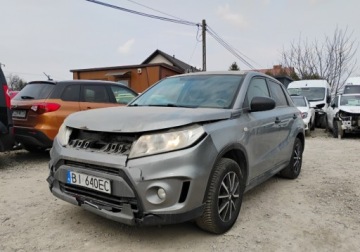 Suzuki Vitara III SUV 1.6 VVT 120KM 2016 Suzuki Vitara 2016r, 1.6 Benzyna. Uszkodzony tyl i lekko przod. Jezdzi., zdjęcie 1