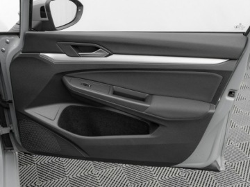 Volkswagen Golf VIII Variant 1.5 TSI 130KM 2021 Volkswagen Golf WD0307S#1.5 TSI EVO Life Ambient, zdjęcie 25