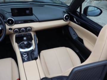 Mazda MX-5 IV Soft Top Facelifting 2023 1.5 SKY-G 132KM 2024 Mazda MX-5 1.5 Skyactiv G, Salon Polska, zdjęcie 7