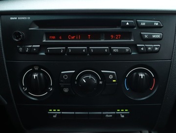 BMW Seria 1 E81/E87 Hatchback 5d E87 1.6 116i 122KM 2007 BMW 1 116i, Klima, Parktronic, zdjęcie 11