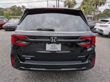 Honda Odyssey IV 2025 Honda Odyssey Sport L 118.1 WB 2025 3.5 Benzyna 280KM, zdjęcie 5