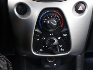 Toyota Aygo II Hatchback 5d 1.0 VVT-i 69KM 2017 Toyota Aygo 1.0 VVT-i, Salon Polska, Serwis ASO, zdjęcie 11