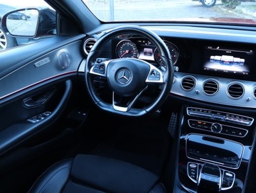 Mercedes Klasa E W213 Limuzyna 2.0 220d 194KM 2016 Mercedes E E 220 d, Salon Polska, Serwis ASO, zdjęcie 6