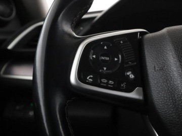 Honda Civic X Sedan 4d 1.6 i-DTEC 120KM 2018 Honda Civic automat klima auto navi grzane fotele, zdjęcie 31