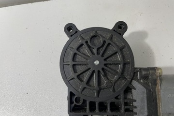 MOTOREK OKNO ZADNÍCH PRAVÝCH DVEŘE BMW 6 CABRIO (E64) 8362064 2006