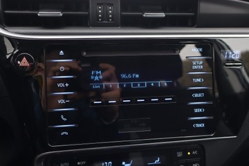 Toyota Auris II Hatchback 5d Facelifting 1.33 Dual VVT-i 99KM 2016 Toyota Auris 1.3 Dual VVT-i, Salon Polska, zdjęcie 11