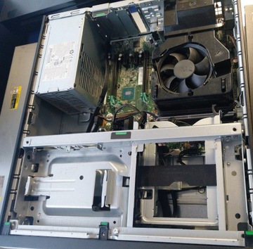 Компьютер HP Z240 CTO малого форм-фактора с ОС Windows 10 PRO