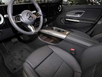 Mercedes CLA C118/X118 2025 MERCEDES-BENZ CLA 200 Progressive Sedan 1.5 (163KM) 2025, zdjęcie 9