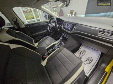 Volkswagen T-Roc I SUV 1.5 TSI ACT 150KM 2019 Volkswagen T-Roc Kamera / Virtual Kockpit, zdjęcie 24