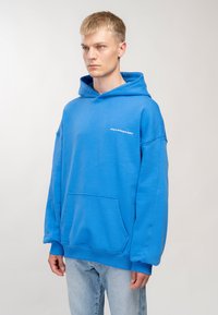 Bluza z kapturem PEQUS S