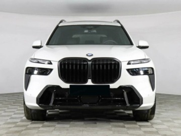 BMW X7 SUV Facelifting 3.0 40d 352KM 2025 xDrive40d Sport Suv 3.0 (352KM) 2025, zdjęcie 4