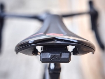 Седельный контейнер для инструментов Merida V-MOUNT M-CASE TL-MD023