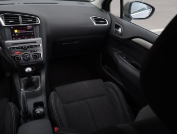 Citroen C4 II Hatchback 5d Facelifting 1.2 PureTech 110KM 2017 Citroen C4 1.2 PureTech, Navi, Klima, Klimatronic, zdjęcie 7