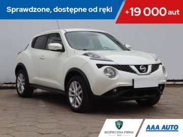 Nissan Juke I SUV Facelifting DIG-T 115KM 2015 Nissan Juke 1.2 DIG-T, Salon Polska