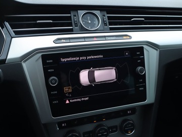 Volkswagen Passat B8 Variant 2.0 TDI BlueMotion SCR 150KM 2018 VW Passat 2.0 TDI, Automat, Navi, Klima, zdjęcie 14