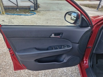 Hyundai i30 I CW Facelifting 1.4 DOHC 109KM 2011 Hyundai i30 Jak nowy 190 tys km z Niemiec pierwszy wlasciciel 1.4 benzyna, zdjęcie 14