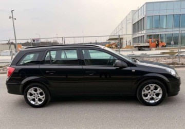 Opel Astra J Sports Tourer 1.6 Twinport ECOTEC 115KM 2010 Opel Astra LIFT 1.6i 115ps Serwisowana BezRdzy Bezwypadkowa Zadbana 1.6, zdjęcie 7