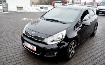 Kia Rio III Hatchback 3d 1.2 DOHC CVVT 85KM 2012 Kia Rio Szyberdach, Ledy, Czujniki parkowania, KeyLess Bluetooth 1.2 85KM