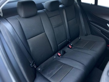 Mercedes Klasa E W213 Limuzyna 2.0 220d 194KM 2016 Mercedes-Benz Klasa E W213 Salon PL Automat Kamera Czujniki Pakiet Bu, zdjęcie 17
