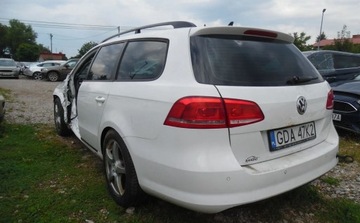 Volkswagen Passat B7 Variant 1.6 TDI CR DPF BlueMotion 105KM 2011 Volkswagen Passat 2011r, 1.6 TDI, Uszkodzony lewy bok, Pali. VAT 23 1.6, zdjęcie 3