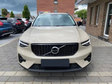 Volvo XC40 Crossover Facelifting 2.0 B4 197KM 2026 VOLVO XC40 B4 Plus Dark Suv 2.0 (211KM) 2026, zdjęcie 1