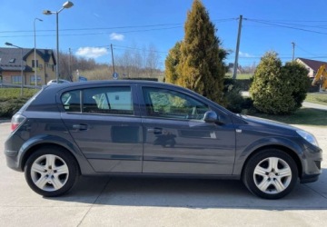 Opel Astra J Hatchback 5d 1.6 Twinport ECOTEC 115KM 2009 Opel Astra Opel Astra 1.6 Benzyna 115KM, zdjęcie 4