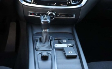 Volvo V60 II  Kombi 2.0 D3 150KM 2019 Volvo V60 NAVIGACJA, Grzane Fotele, Multifunkcja, Tempomat, Czujniki, Auto, zdjęcie 15