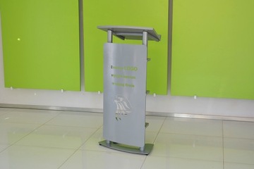 Кафедра 60х60х115см с логотипом