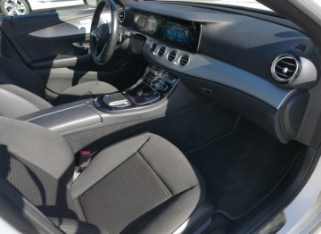 Mercedes Klasa E W213 2021 Mercedes E300de 306ps Panorama Burmester Hak Acustic Webasto Kamera Żaluzje, zdjęcie 24