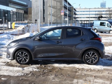 Toyota Yaris IV Hatchback 1.5 Hybrid Dynamic Force 116KM 2022 Toyota Yaris 1.5 VVT-i Hybrid, Salon Polska, zdjęcie 2