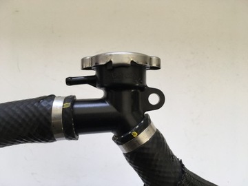 HONDA CB 1000 R SC80 Шланг радиатора + крышка