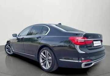 BMW Seria 7 G11-G12 Sedan 750i 450KM 2017 BMW Seria 7 4.4 Benzyna 450KM, zdjęcie 1