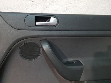 КОМПЛЕКТ ОБИВКИ БОКОВЫХ ДВЕРЕЙ VW GOLF V PLUS EU