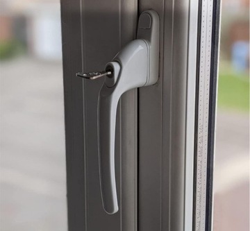 ОКОННАЯ РУЧКА С КЛЮЧОМ И ЗАМКОМ, АЛЮМИНИЕВАЯ УНИВЕРСАЛЬНАЯ