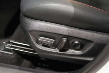 Toyota C-HR II SUV 2.0 Hybrid Dynamic Force 197KM 2024 Toyota C-HR 2.0 Hybrid Dynamic Force GR Sport 2.0 Hybryda 197KM, zdjęcie 30