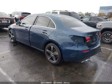 Mercedes Klasa A W177/V177 2021 Mercedes-Benz Klasa A 220 2021 2.0l 2.0 Benzyna 188KM, zdjęcie 3