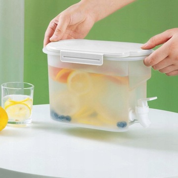 Серый дозатор с пробкой для холодной воды