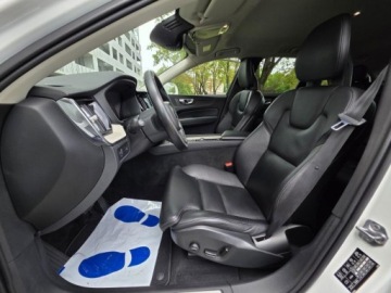 Volvo XC60 II Crossover D4 190KM 2018 VOLVO XC60 AWD/4X4, D4 2.0l diesel 190KM Salon PL Bezwypadkowy ASO do końca, zdjęcie 4