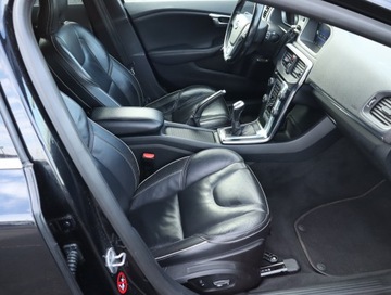 Volvo S40 II 2014 Volvo V40 2.0 D4, 187 KM, Skóra, Navi, Xenon, zdjęcie 8