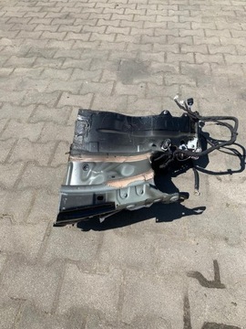 AUDI A1 82A ČTVRTKA LEVÝ PODÉLNA VÝZTUHA