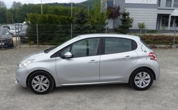 Peugeot 208 I Hatchback 3d 1.2 VTI 82KM 2013 Peugeot 208 1.2 VTI 82KM Klimatyzacja Tablet Nierowna praca silnika Pali J, zdjęcie 7