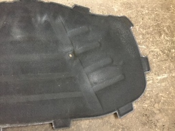 AUDI A3 8V TLUMENÍ KAPOTY 8V0868825