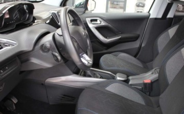 Peugeot 2008 I SUV Facelifting 1.2 PureTech 82KM 2018 Peugeot 2008 Kupuj Taniej 1.2 Benzyna 82KM, zdjęcie 9
