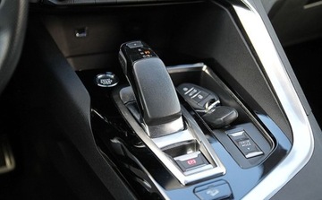 Peugeot 3008 II Plug-In Hybrid Facelifting 1.6 HYBRID4 300KM 2022 Peugeot 3008 1.6 PureTech Hybrid4 300KM PHEV GT Pack SS EAT8 Gwarancja od, zdjęcie 17