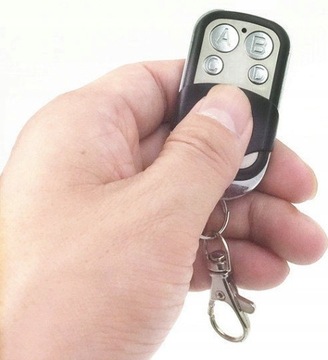 УНИВЕРСАЛЬНЫЙ САМОКОПИРУЮЩИЙСЯ ПУЛЬТ ДЛЯ СИГНАЛЬНЫХ ВОРОТ, РОЛЬСТАВНИ