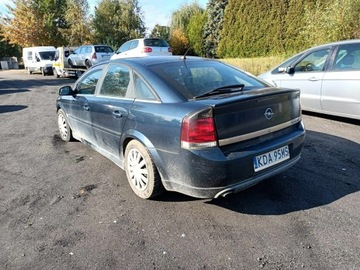 Opel Vectra C Sedan 2.2 DTI ECOTEC 125KM 2004 Opel Vectra 2.2DTI 125KM 02r, zdjęcie 2