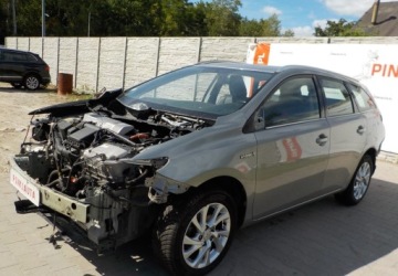 Toyota Auris II 2016 Toyota Auris Okazja 1.8 Hybryda 100KM, zdjęcie 5