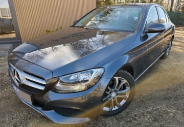 Mercedes Klasa C W205 Limuzyna 180 156KM 2016 Mercedes-Benz Klasa C Mercedes-Benz Klasa C 1.6 Benzyna 156KM, zdjęcie 2