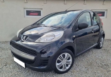 Peugeot 107 Hatchback 5d 1.0 12V 68KM 2010 Peugeot 107 Miejskie Auto 1.0 Benzyna ZADBANE Niski Przebieg SERWIS Black